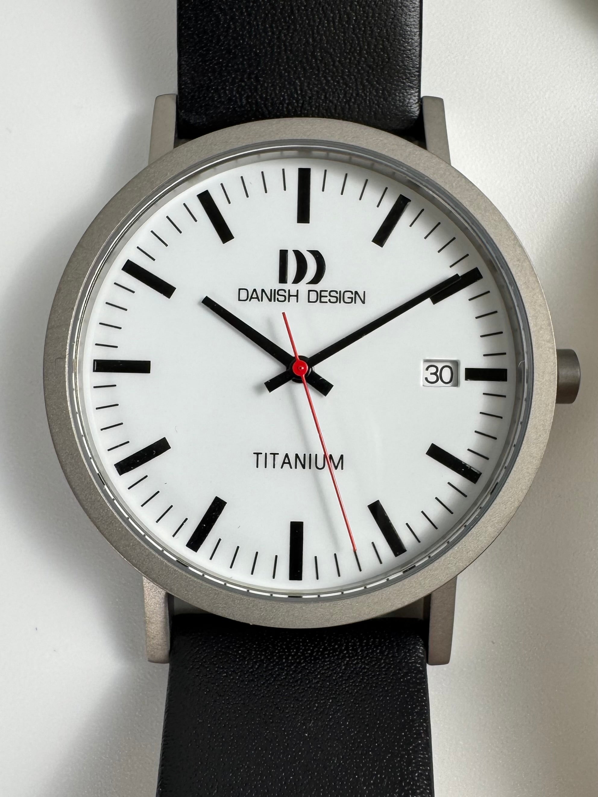 Men's titanium watch - clear stylish dial